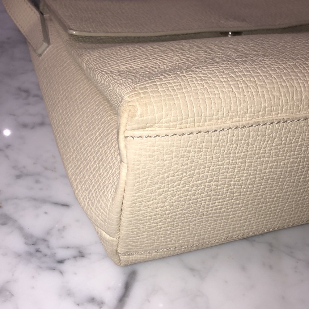 Loewe Vintage Cream Leather Shoulder Bag Size 10”x 11”x4” - Picture 5 of 16